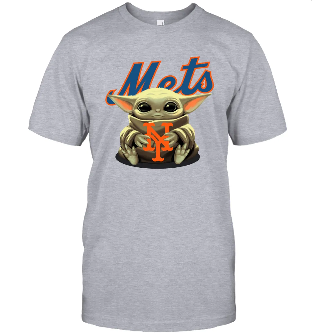 Baby Yoda Hugs Loves The New York Mets Baseball Mens T-Shirt