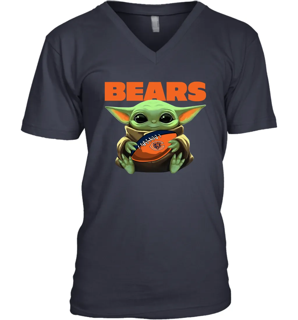 Baby Yoda Loves The Chicago Bears Star Wars Baby Yoda Hugs Bears NFL Mens V-Neck T-Shirt