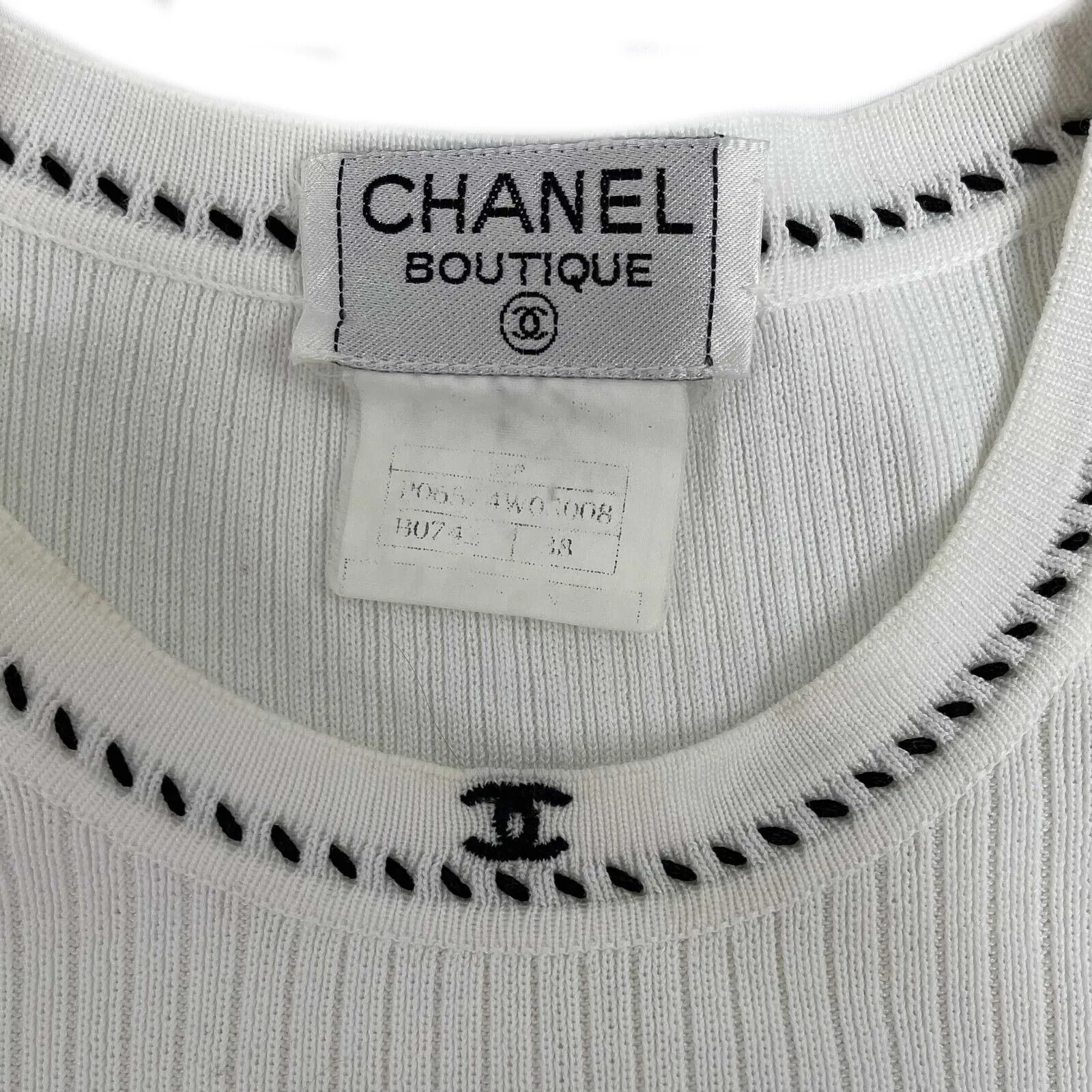 Chanel - Boutique Cropped 1996 Short Sleeve White CC Knitted Ribbed Tee 38 US 6