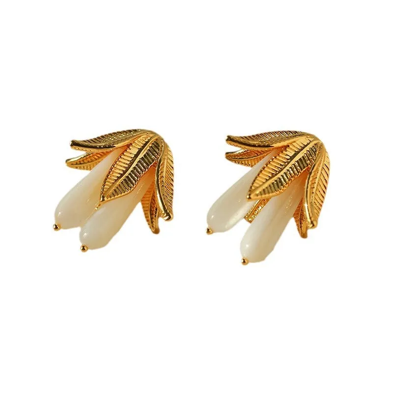 White Shell Magnolia Ear Studs Earring